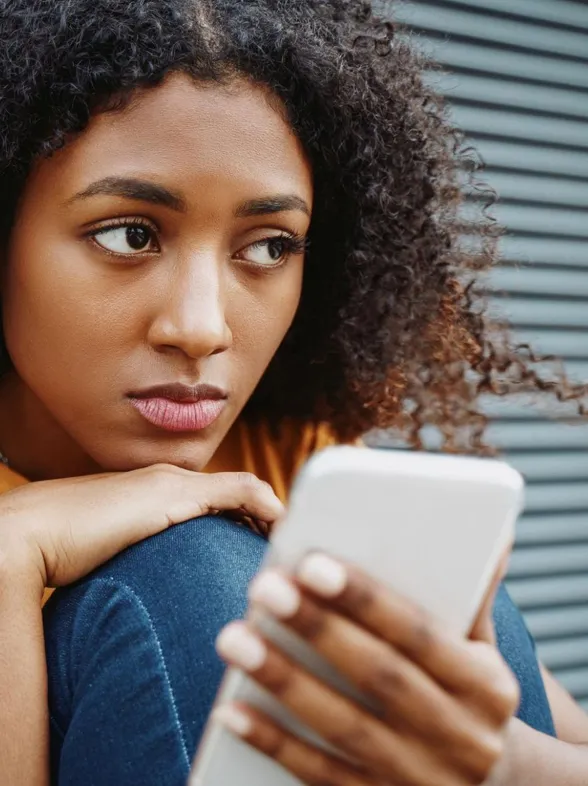 "Roaching": Was steckt hinter dem fiesen Datingtrend?