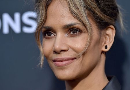 Halle Berry : une femme au poil pour incarner Finishing Touch Flawless