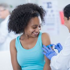 Vaccination ouverte aux ados : quelles sont les conditions ?