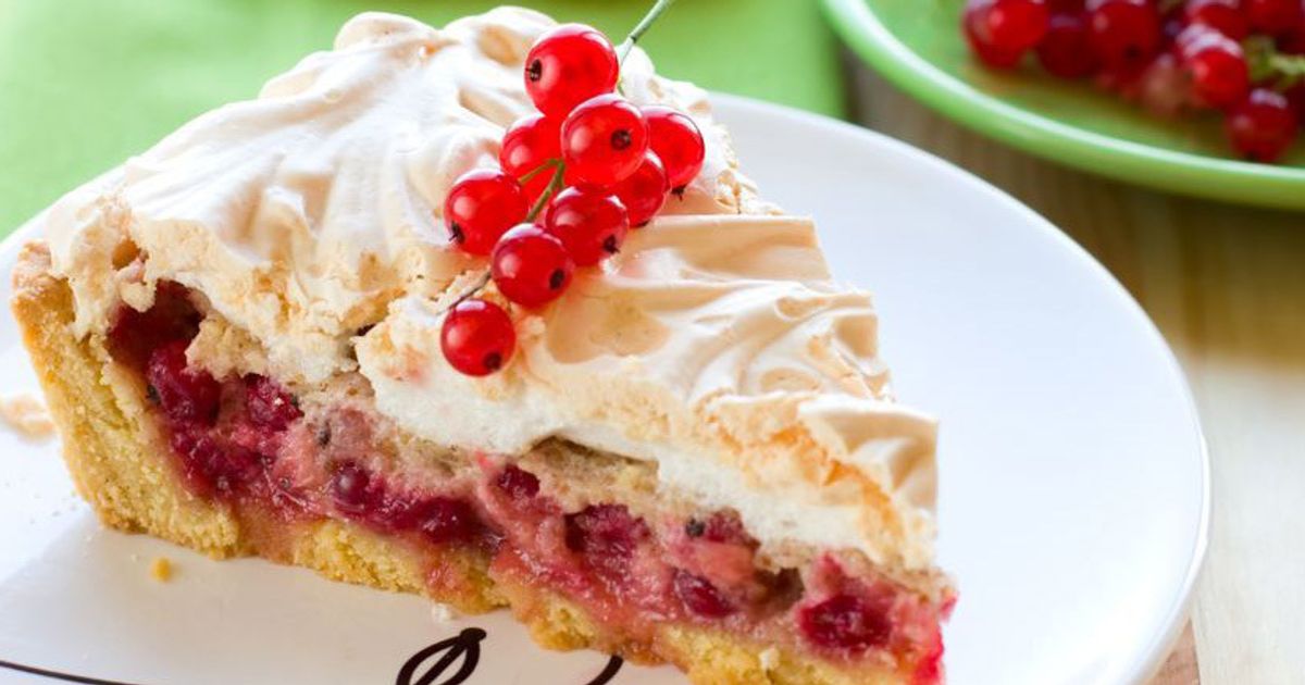 Johannisbeerkuchen mit Baiser: Fruchtig und super saftig