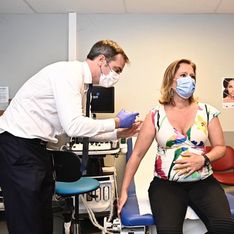La photo d'Olivia Grégoire enceinte, en train de se faire vacciner, fait polémique