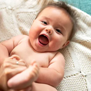 Frühförderung durch PEKiP: Die wichtigsten Fakten zum Babykurs