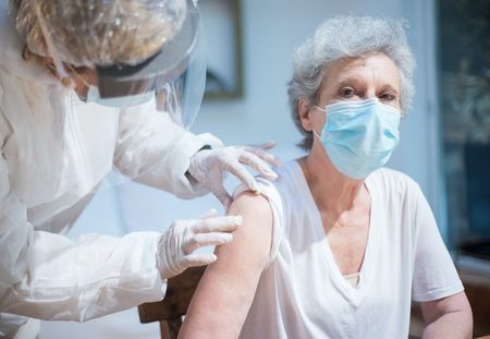 Coronavirus : qui devra recevoir une troisième dose de vaccin ?