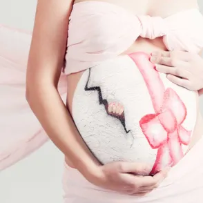 Babybauch bemalen: Tipps und Inspirationen fürs Bellypainting