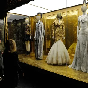 La exposición 'Savage Beauty' de Alexander McQueen aterriza en Londres