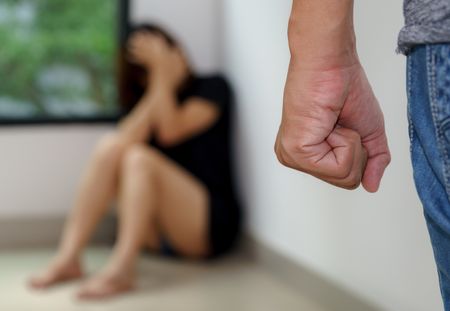 Violences conjugales : les dépôts de plainte bientôt simplifiés ?