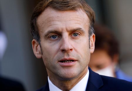 Covid-19 : Emmanuel Macron annonce le renforcement du pass sanitaire