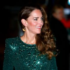 Kate Middleton anticipa la magia delle feste con uno splendido abito riciclato