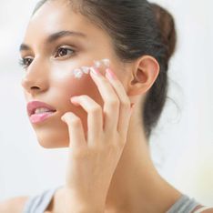 Mit Sofort-Wirkung: Diese Produkte sollen für faltenfreie Haut sorgen