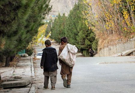 Afghanistan : face à la crise, de plus en plus de familles contraintes à vendre leurs enfants