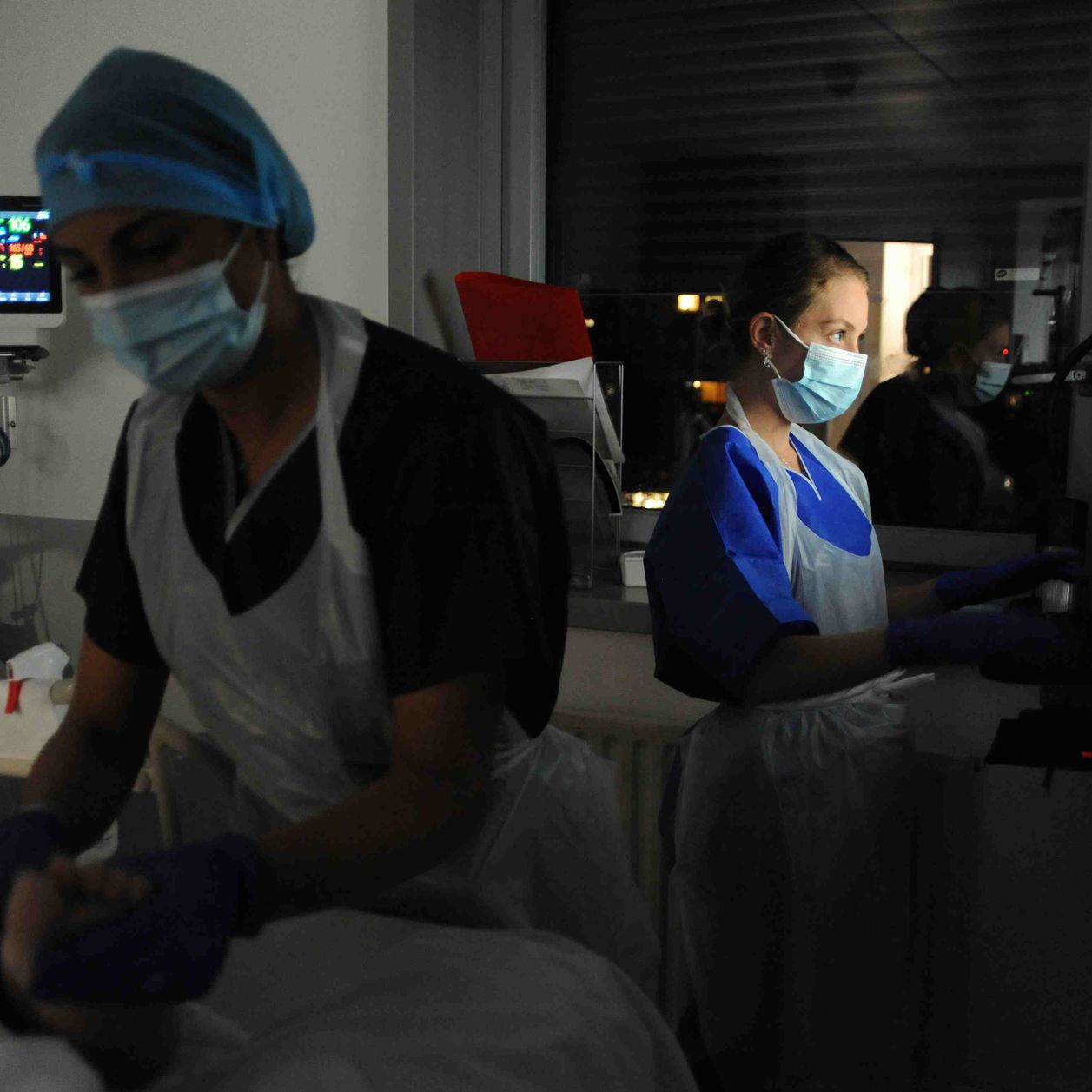 Covid-19 : "l'épidémie est hors de contrôle", estime le Pr Éric Caumes