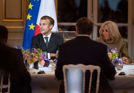 Emmanuel et Brigitte Macron : leurs nombreux « dîners de Bercy » étaient-ils légaux ?