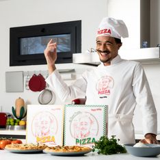 Le Youtubeur et comédien Mister V lance sa gamme de pizzas à retrouver en grande distribution  !