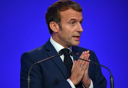 Emmanuel Macron sévèrement critiqué par une ministre... qui pensait son micro éteint