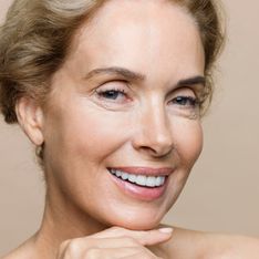 Anti-âge : 3 auto-massages pour raffermir l’ovale de votre visage