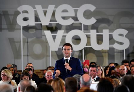 Mamans solo : quelle est cette aide qu’Emmanuel Macron veut mettre en place ?