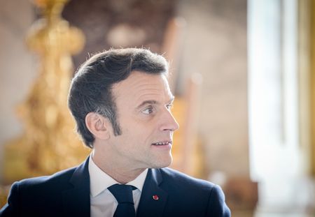 Emmanuel Macron en sweat shirt, la photo qu'on n'attendait pas
