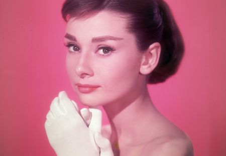 Sourcils Audrey : la nouvelle tendance maquillage qui convient à tous les visages