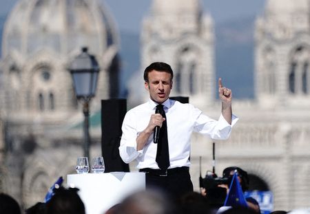 Exclu. Emmanuel Macron : Le tabou des fausses couches est encore très présent dans la société