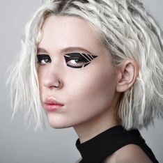 Eyeliner grafico: le tips per realizzare il make up trend 2022 per gli occhi