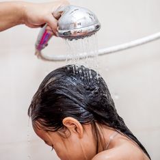 À quelle fréquence faut-il laver les cheveux de son enfant ?