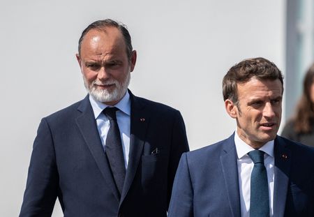 Ce sont des cons : Emmanuel Macron fulmine contre Édouard Philippe et son parti