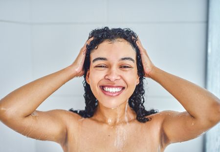 Combien de fois par semaine faut-il se laver les cheveux ?