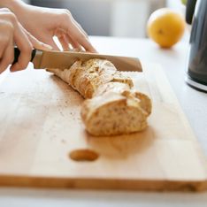 Cette étonnante astuce permet de garder du pain frais plus longtemps