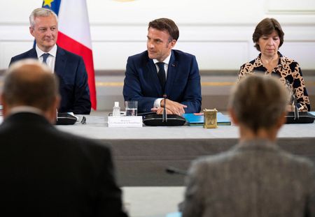 Emmanuel Macron : quels sont les salaires des membres du Gouvernement