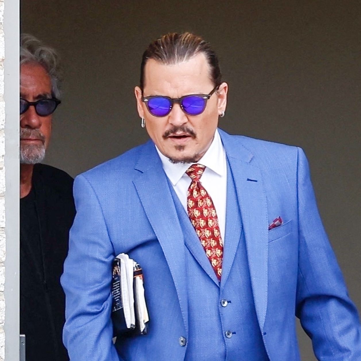 Johnny Depp : une femme interrompt le procès... et affirme que l’acteur est le père de son bébé !