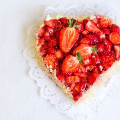 Tarte aux fraises en forme de cœur, une idée simple et gourmande pour la fête des Mères
