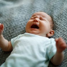 Il neonato piange nel sonno? Ecco i consigli per i genitori!