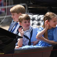 Elizabeth II : Kate Middleton sépare sa fille Charlotte qui chahute avec sa cousine au balcon