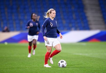 Euro de foot féminin 2022 : Eugénie Le Sommer très déçue d'être absente des Bleues