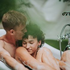 Sex in der Badewanne: Die besten Tipps für noch mehr Spaß