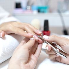 Come curare le pellicine intorno alle unghie?
