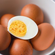 Cette astuce ultra simple permet d’écaler un œuf sans le moindre effort