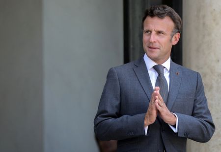 Emmanuel Macron : cette personnalité qui ose lui faire des critiques