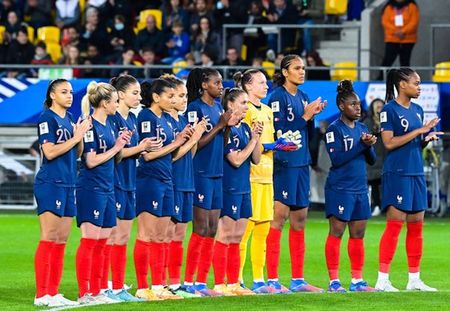 Euro de football féminin 2022 : pourquoi parler de football féminin fait débat