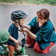 Radfahren auf dem Gehweg: Das müssen Eltern beachten