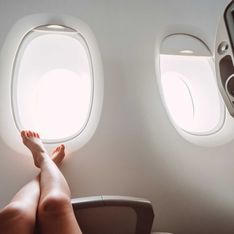 Geschwollene Beine & Füße nach dem Flug: Woran liegt's?