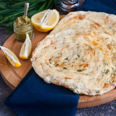 Mozzarella-Brot: Frisches Fladenbrot mit extra viel Käse