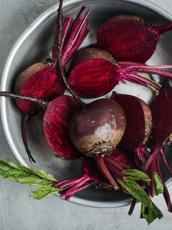 Rote Beete roh essen: Ist das giftig oder doch gesund?