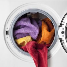 Wäsche stinkt nach dem Waschen? Diese Tricks von Oma helfen!