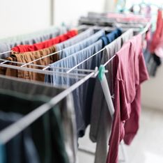 Wäsche aufhängen: Diese Fehler sorgen für Schimmel in der Wohnung
