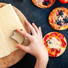 Mini pizzas Halloween à faire avec vos enfants simplement et rapidement pour une soirée d'enfer !