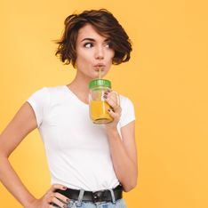 Küchen-Hack: SO reinigt ihr eure Glasstrohhalme richtig!