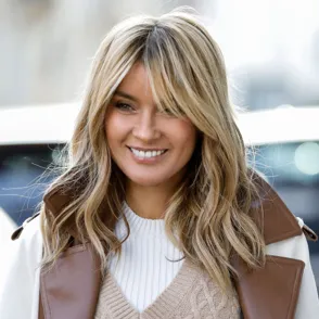 Peppige Frisuren für Frauen ab 50: Moderne Schnitte, die jünger machen