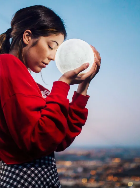 Mond im Sternzeichen: Auf wen jetzt eine große Überraschung wartet