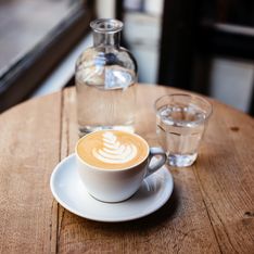 Pourquoi il est préférable de boire de l'eau avant un café ?